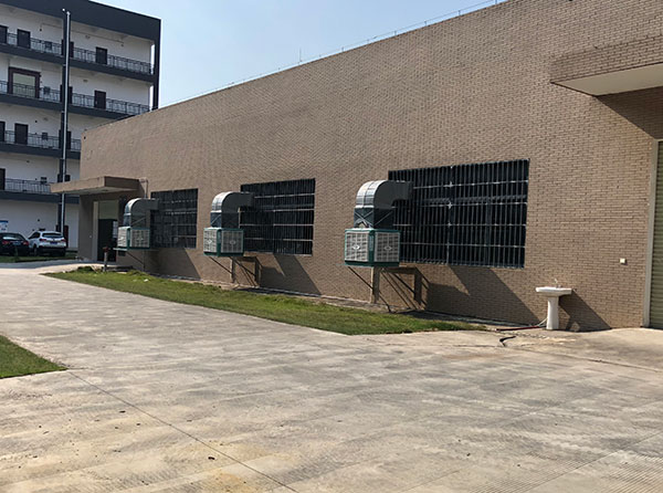 大型工業(yè)水冷風(fēng)機(jī)