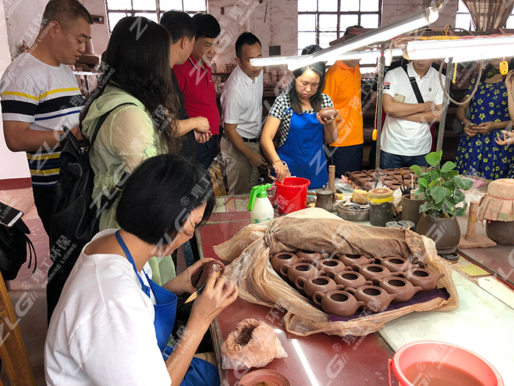 參觀坭興陶制作現場