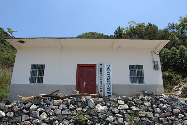 ZLG理工參觀馬山縣肉雞養殖科普示范基地 ZLG理工參觀馬山縣肉雞養殖科普示范基地