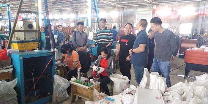 理工公司參觀僑光生產(chǎn)現(xiàn)場(chǎng)