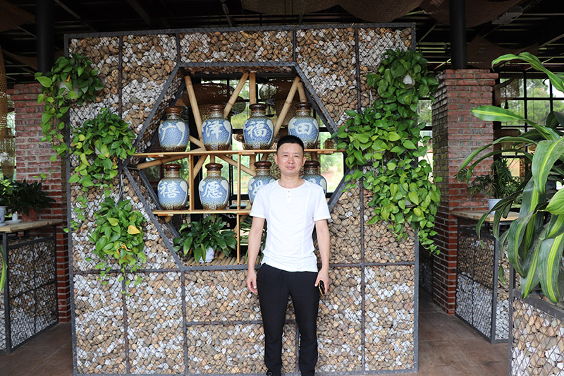 ZLG理工公司陳經理參觀農莊 ZLG理工公司陳經理參觀農莊